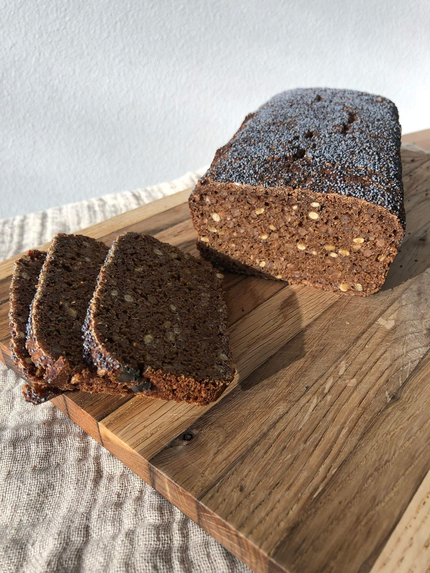 Rugbrød med surdej og anicia linser