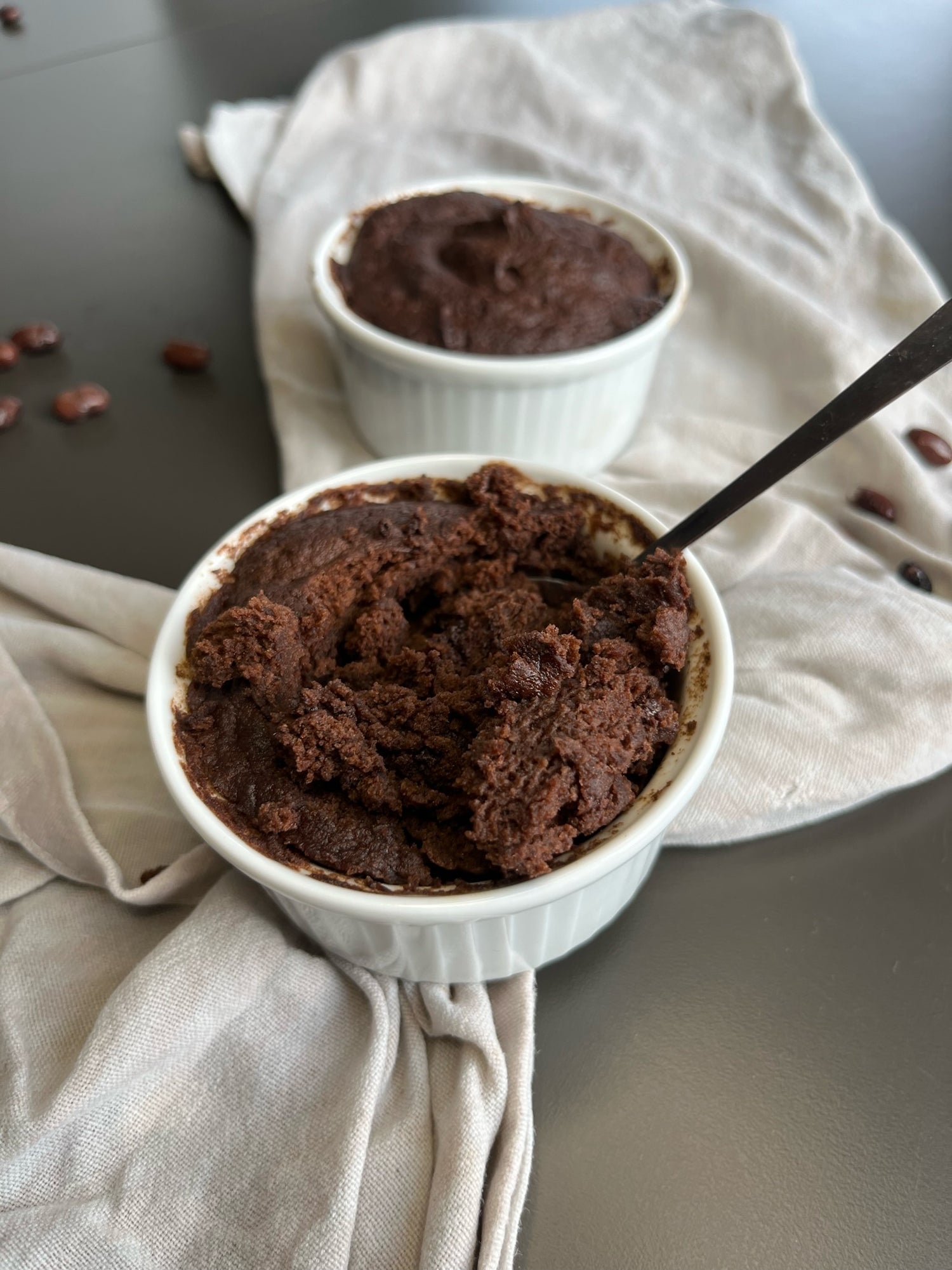 Brownie med sorte bønner i mikrobølgeovnen