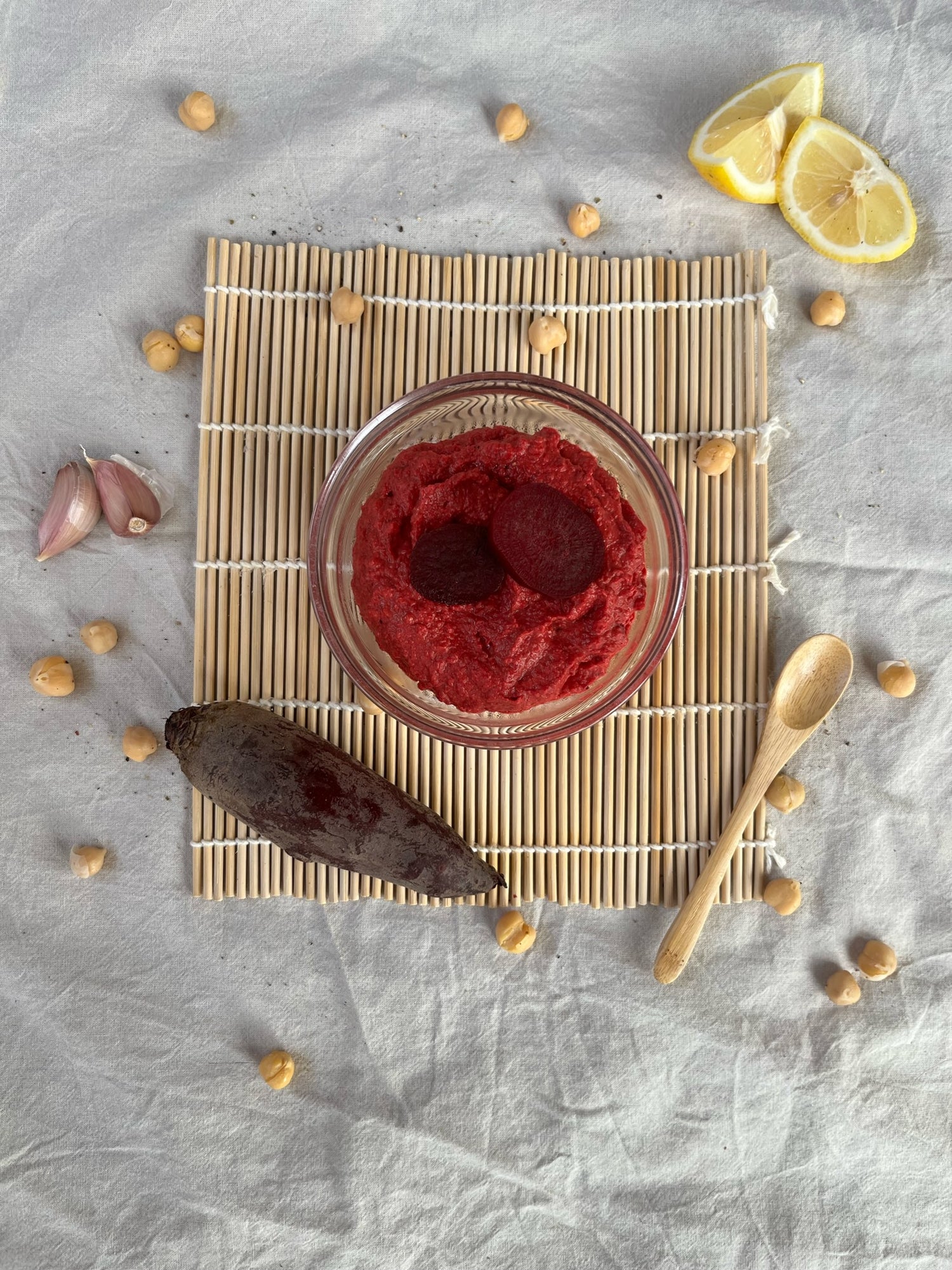 Rødbedehummus med kikærter
