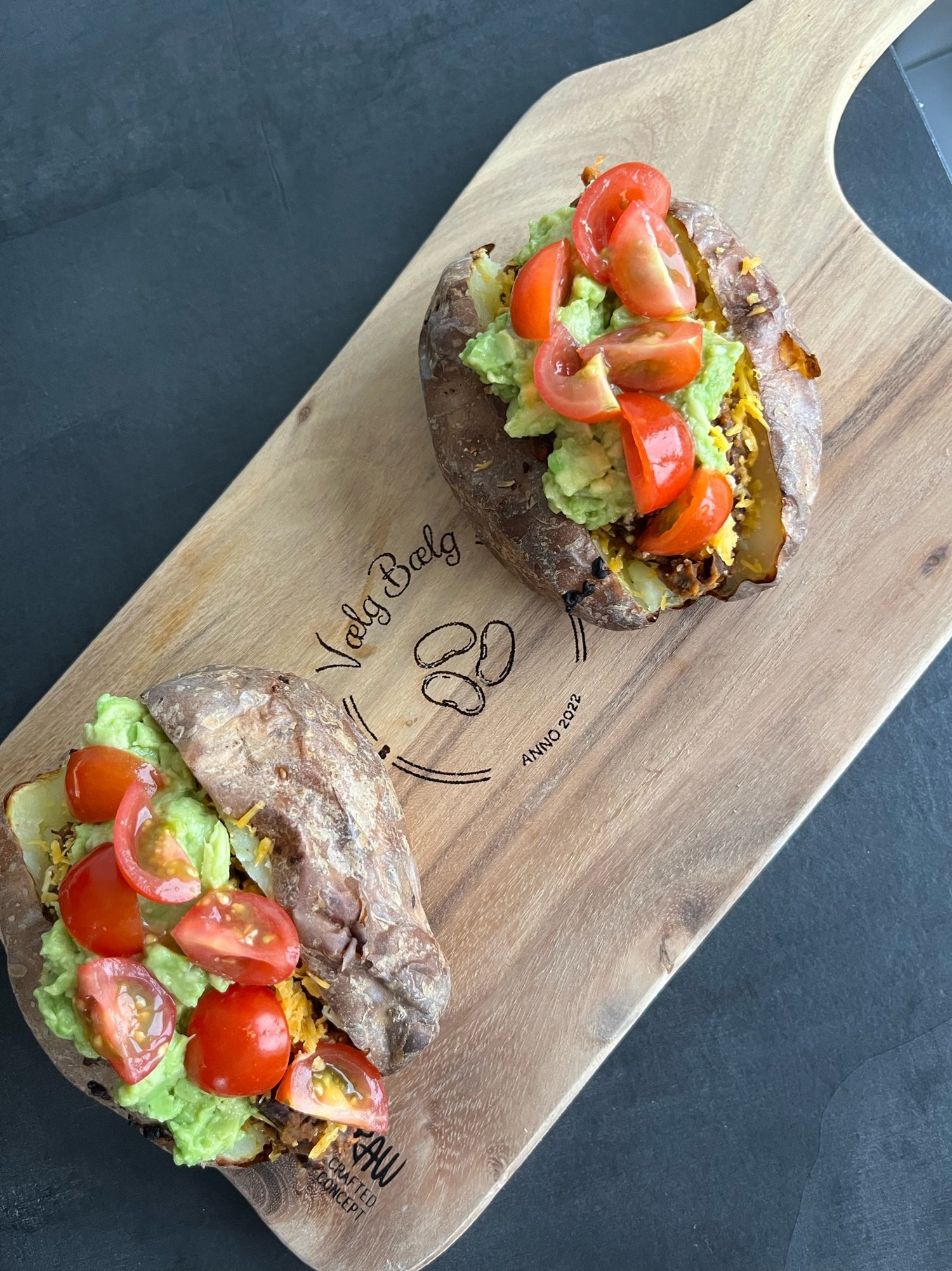 Fyldte bagekartofler med tex mex, bønner og guacamole